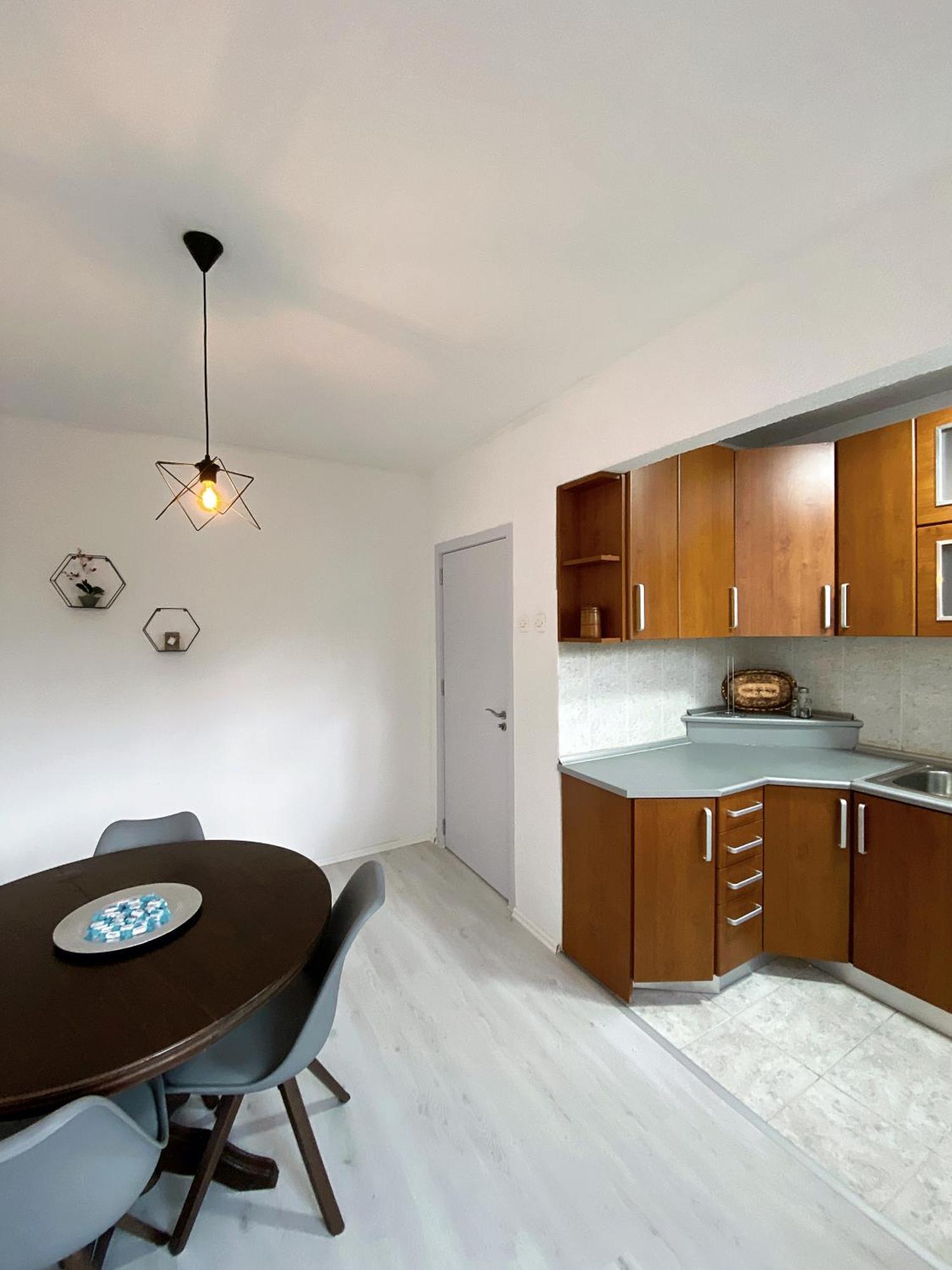 Hotspot Apartments - City Center Приштина Экстерьер фото
